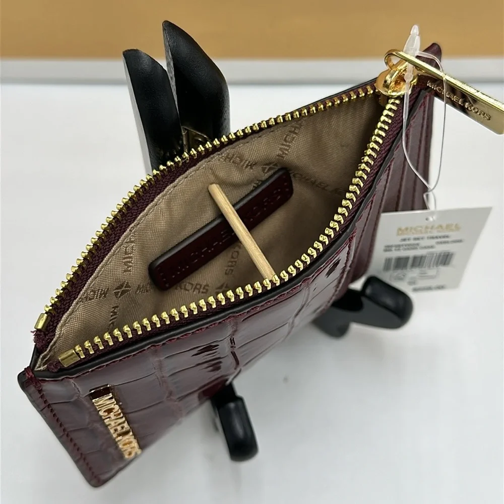 MICHAEL KORS JET SET TRAVEL MEDIUM TZ CARD CASE IN OXBLOOD